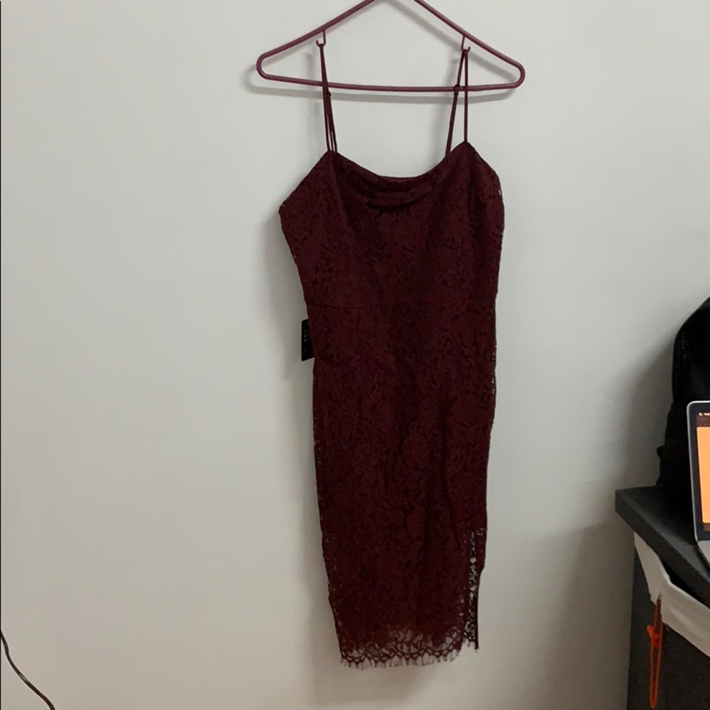 Front slit lace sheath dress burgundy